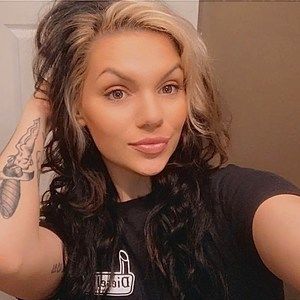 Meet your Posher, Marissa